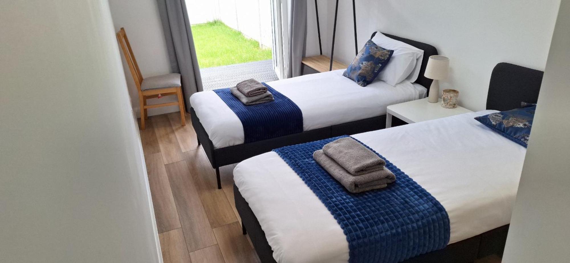 New 3 Bedrooms Flat In Ashford Near Heathrow エクステリア 写真